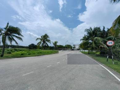 Beside road Telok panglima garang industrial land freehold