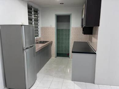 HOT! Vista Pinggiran@Seri Kembangan 3R2B PF 1 CP Renovated Unit NEGO
