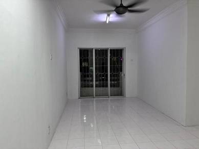HOT! Vista Pinggiran@Seri Kembangan 3R2B PF 1 CP Renovated Unit NEGO