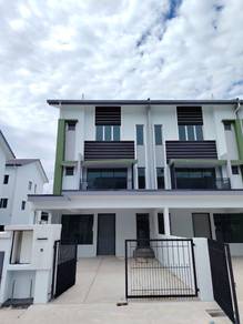 Full loan three storey terrace Antara Gapi for sale