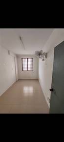 macallum flat nearest first Avenue .Hospital
