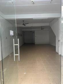 Strategic Location! Shop Lot for Rent Near Clinic & Restaurant