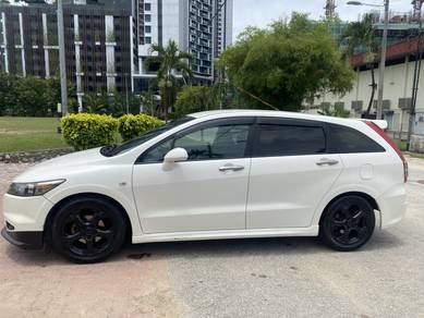 Honda STREAM 1.8 i-VTEC (A)