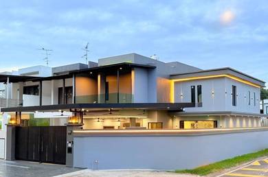【Seremban Superlink Corner House 52x75】 Monthly 2.5k  Gated & Guarded