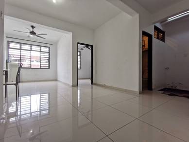 Shop lot apartment @ Jalan EJ 3, Ehsan Jaya
