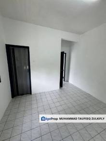 Basic Unit Apartment With 3Bedrooms @Pangsapuri Sri Kerjaya, Glenmarie