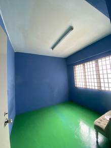 Flat Strategik di Permas Jaya Block S