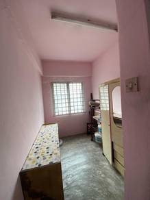 Flat Strategik di Permas Jaya Block S
