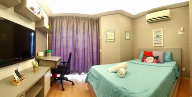 Queen Bedroom w Shared Bathroom @ Warisan Cityview, Velocity, KL