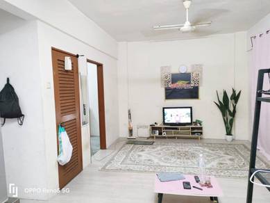 Level 3 with lift, low cost apartment with card access & facilities