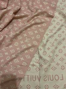 LV scarft