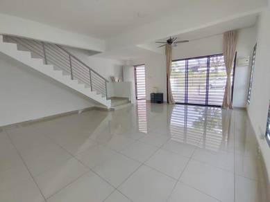 Endlot v 8ft land Indahpura Kulai Double Storey Terrace corner cluster