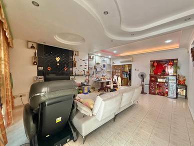 Taman Universiti / Jalan Kebudayaan / Skudai / Kitchen Fully Extend /