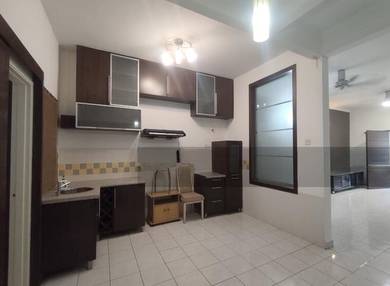 Partially Furnished READY MOVE IN, 2 Storey Terrace 20x70 Bukit Subang