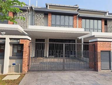 Facing Open 20x70 Elmina Green 4 @ Elmina West 2, Storey Terrace House