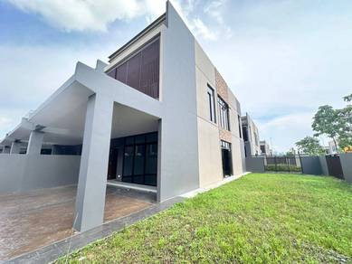 Aurora Sentral corner lot. Brand new