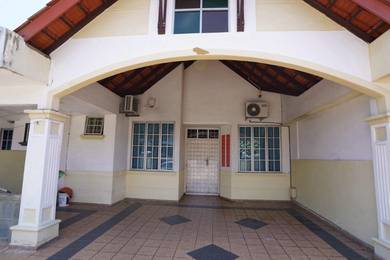 Taman impian emas. 1.5 storey terrace house