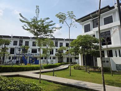 Alyvia Residence at Northbank Townhouse Lower unit Gated & Guarded