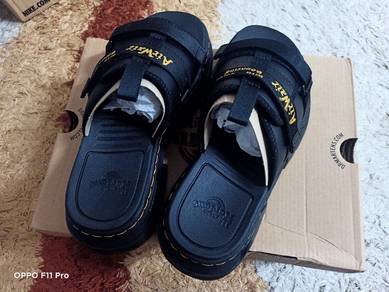 Sandal Dr.Martens