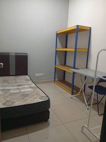 Single room for rent @ Larkin