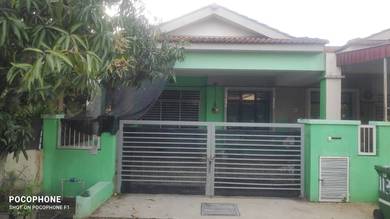 Rumah lokasi strategic di Karak