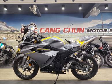 Honda CBR150r cbr150r Senang Lulus & Ready Stock