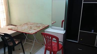 Bukit Indah Single bed Room
