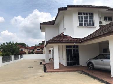 Renovated 2 Stry Semi D Corner Lot FOR SALE, Bdr Laguna Merbok, SP