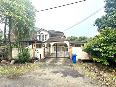 WTS  CORNER LOT DOUBLE STOREY SEMI D Sekyen 9, Shah Alam