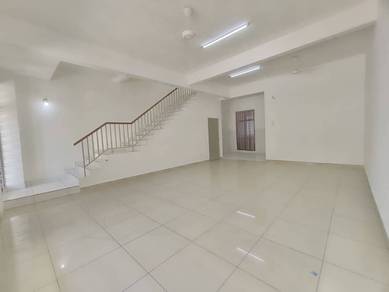 Double Storey Terrace House For Rent @ kempas Indah