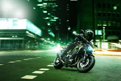 Kawasaki Z900 The 4-Inline Power!