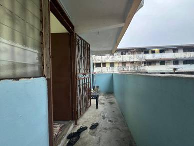 Taman Ungku Tun Aminah Low Cost Corner Flat For Sale