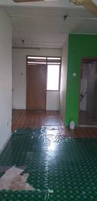 Tkt 4 Blk 3 Flat Proton Sec 27 Shah Alam Selangor