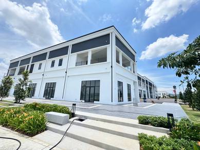 1st Floor Corner Shop Lot, Eco Grandeur beside Lake, High Traffic