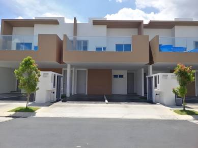 (KITCHEN CABINET + AIRCOND) Cybersouth Casa Bluebell Townhouse