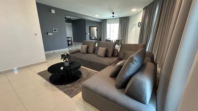 Gurney Paragon West Tower Type B Furnished Sea View