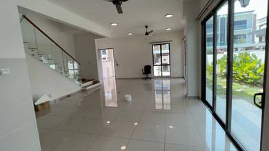 3-Storey Semi-D @ Setia Utama, Setia Alam for rent