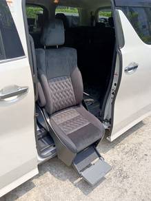 Toyota Alphard 2.5 S Welcab Side  (A)