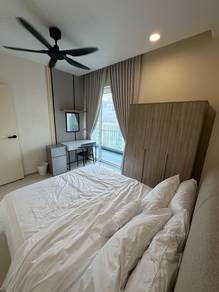 Queen Bedroom + Balcony @ Medini Signature 🌆 | ZERO Deposit | 5 mins