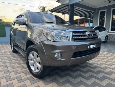 Toyota FORTUNER 2.7 V FACELIFT (A)