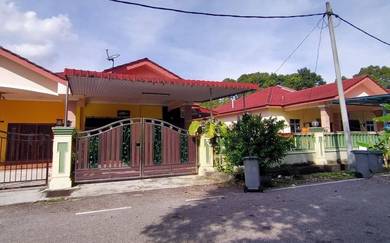Semi D - Taman Sri Anjung, Tangkak untuk dijual