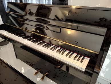 YAMAHA LU-101 Studio Piano 4 Yrs Warranty