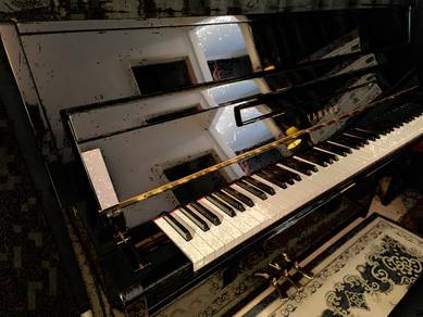 YAMAHA M-108 Studio Piano 6 Yrs Warranty