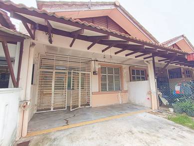 Single Storey Terrace Taman Ixora, Bandar Baru Salak Tinggi, Sepang