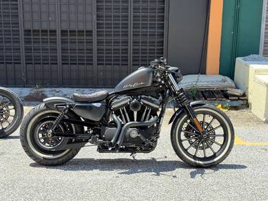 Harley Davidson sportster iron 883