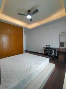 5 mins walk to CIQ - Big Master Bedroom (King size bed) at R&F mall