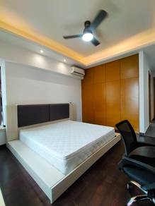 5 mins walk to CIQ - Big Master Bedroom (King size bed) at R&F mall