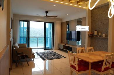 Queens Residence 1200sq ft with sea view & pool view
