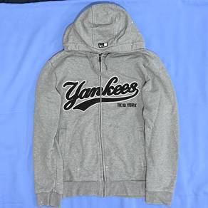 Pre-loved Original MLB NY Yankees Hoodie M Size