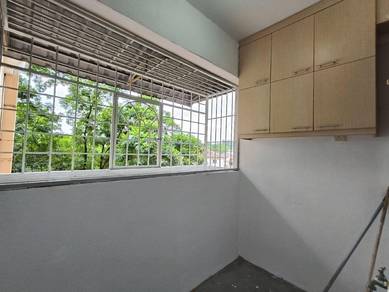 Fully Renovated Apartment end unit